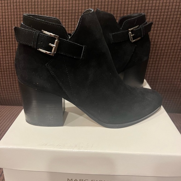 Marc Fisher Black Genuine Suede Ankle Boots Size 7 - Picture 1 of 8